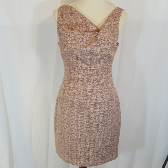Black Halo Beige Textured Dress - Picture 2 of 8